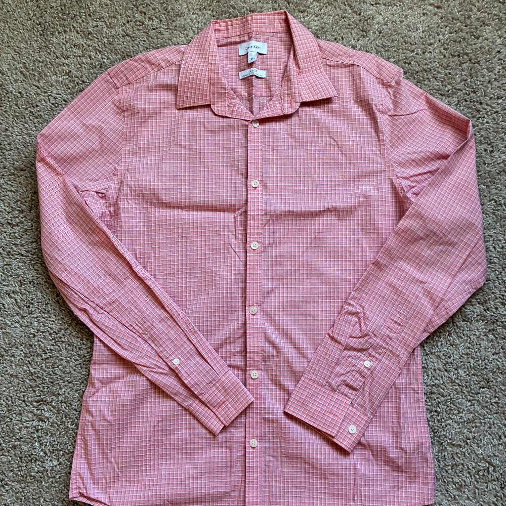 (SOLD) EUC - Calvin Klein Slim Fit Infinite Cool Button Down Shirt - Men's M